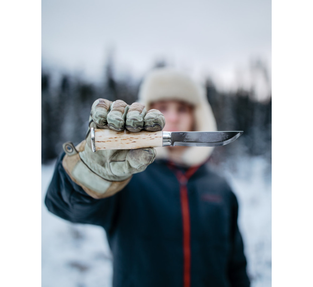 Нож Marttiini Lapp Knife 230 230010, неръждаема стомана, къдрава бреза, предпазител за пръсти, кожена кания